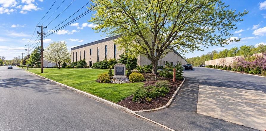 18 Commerce Rd