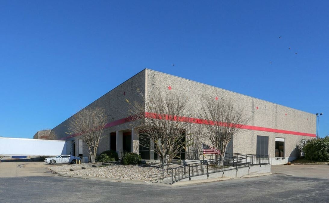 15,360 SF Light Industrial FOR LEASE