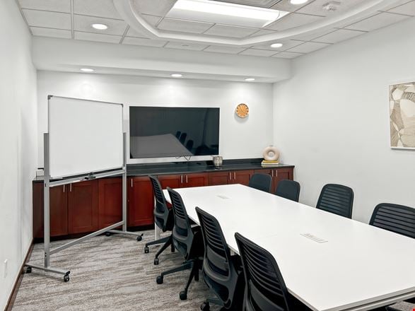 Regus - Bloomington - 4470 W 78th Street Cir