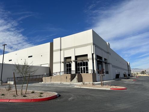 Cheyenne Logistics Center - Divisibilty options from ±83K SF.