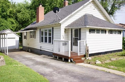 1014 SF 3 BD / 1 BA Single Family House 100 % Leased
