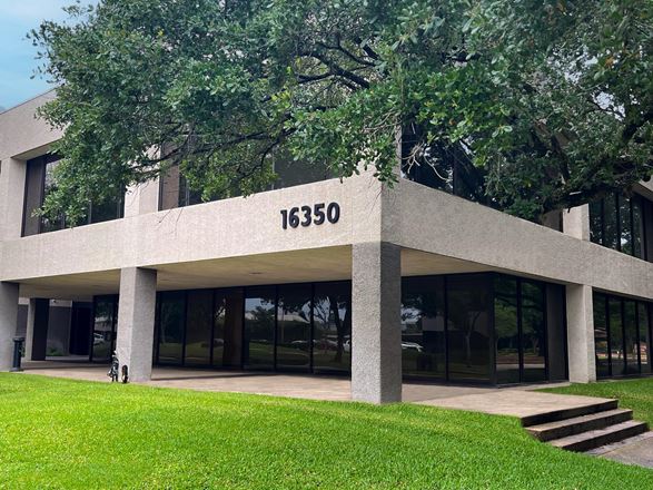 Sixteen 350 Park Ten Place