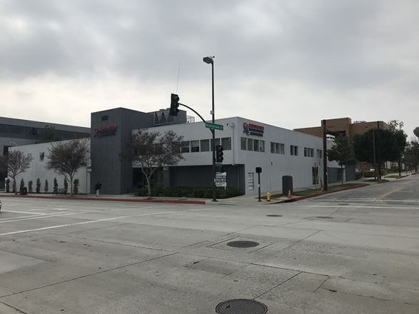 837 S Fair Oaks Ave