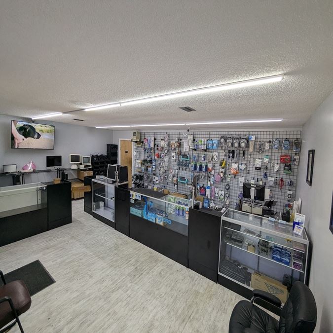 484 S Yonge St