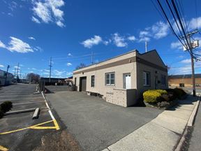 500 W Commercial Ave