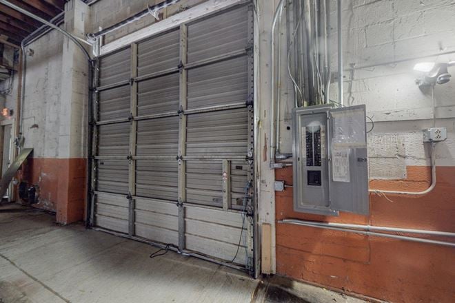 1823 Commercial St NE Suite A