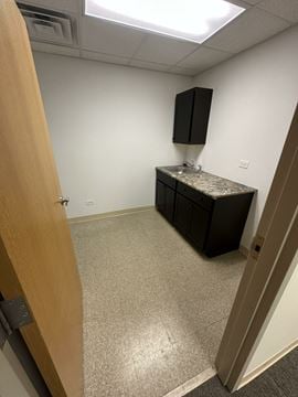Logan Square Private Office Suite for Lease