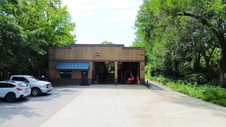 Industrial space for Sale at 6850 North Oak Trafficway in Gladstone