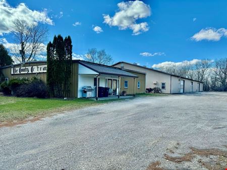 Photo of commercial space at 129 N Oakridge Drive in North Prairie