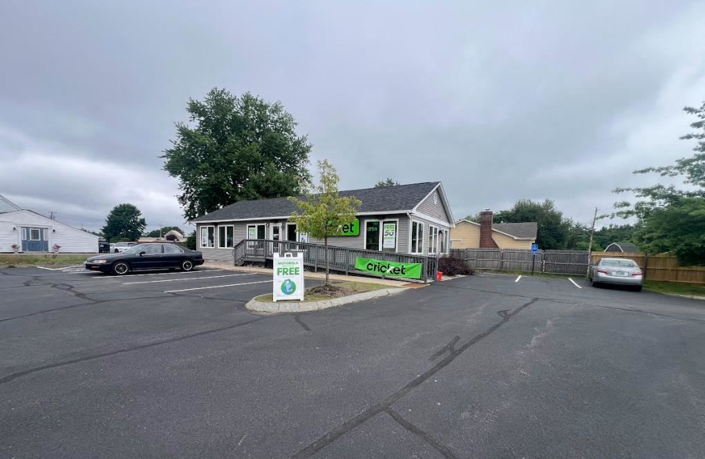 Stand Alone Building at Lighted Intersection