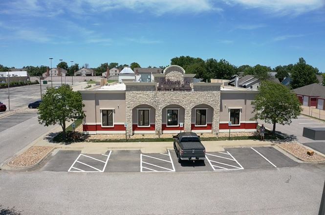 THRIVING RESTAURANT - DECADES OF SUCCESS