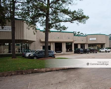 Photo of commercial space at 449-465 West 38th Street in Houston