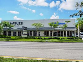Pinecrest Retail