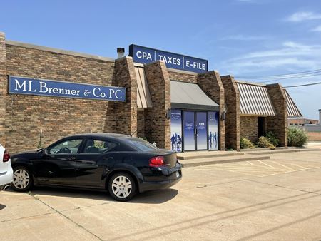 Commercial space for Sale at 101 SE 4th street in Moore