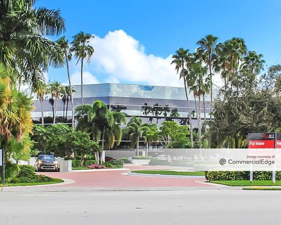 Peninsula Plaza
