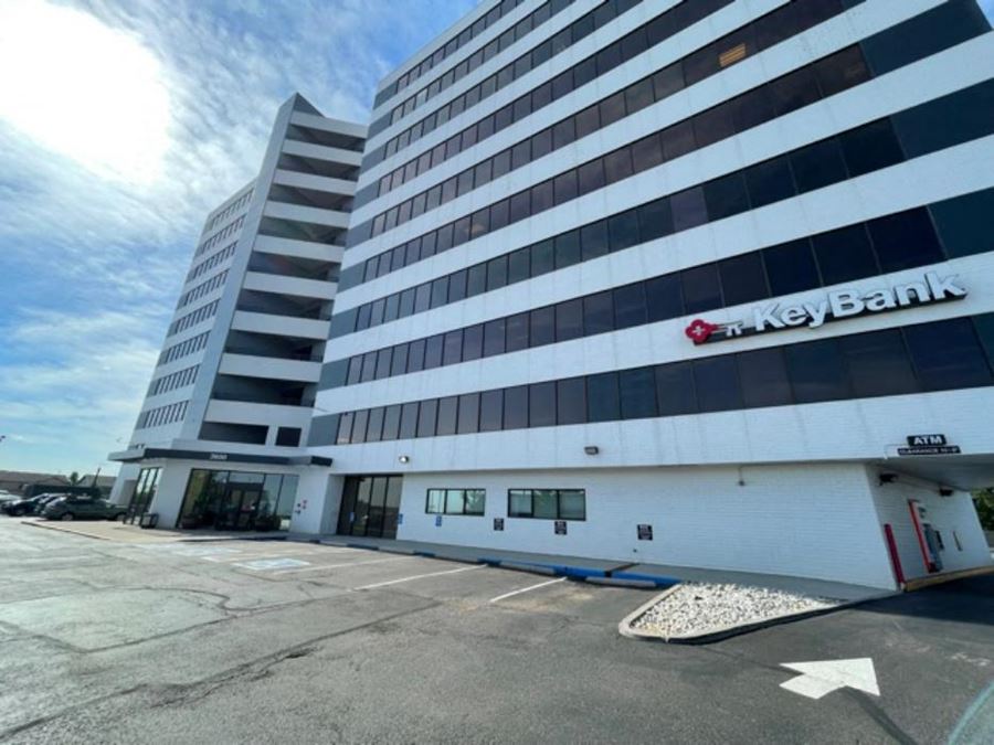 2143 SF Suite 700 Professional and Medical Office Space