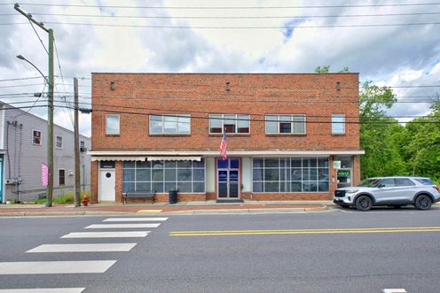 7,966 SF Multi-Tenant Commercial | 3 Parcels, 3 Entrances + Shenandoah Rail Trail Frontage