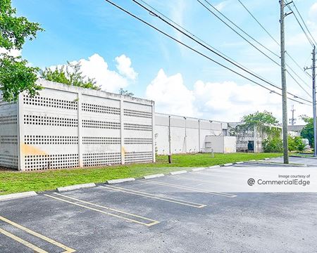 Industrial space for Rent at 1270 NW 165th Street in Miami