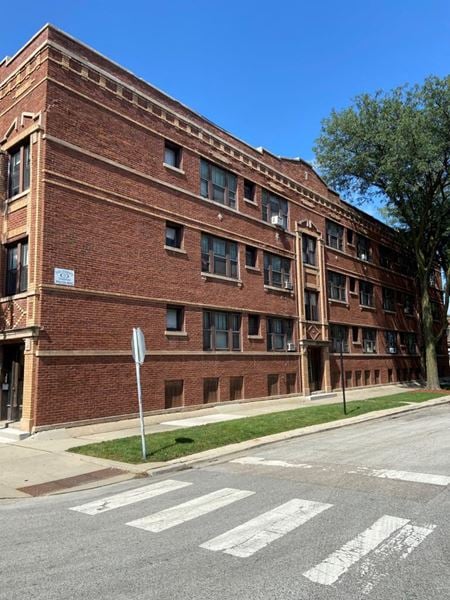 Multi-Family space for Sale at 4832 West Montrose Avenue in Chicago