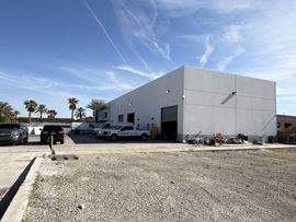 ±13K office/whs bldg with secured yard (±0.97 acre)