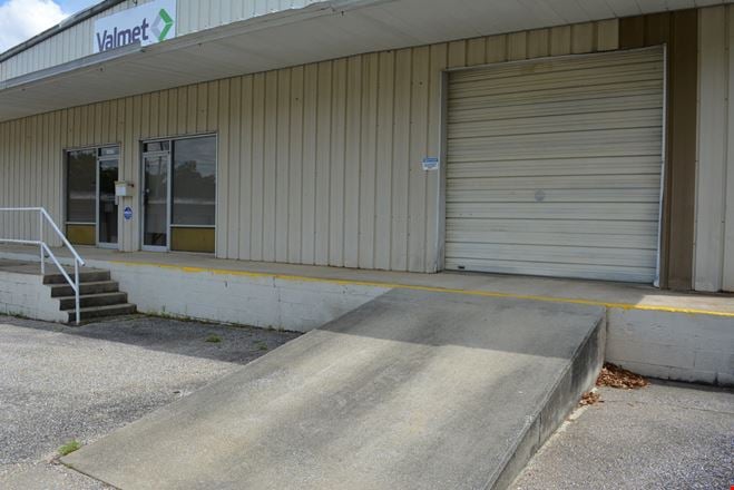 1417 W Cervantes Retail