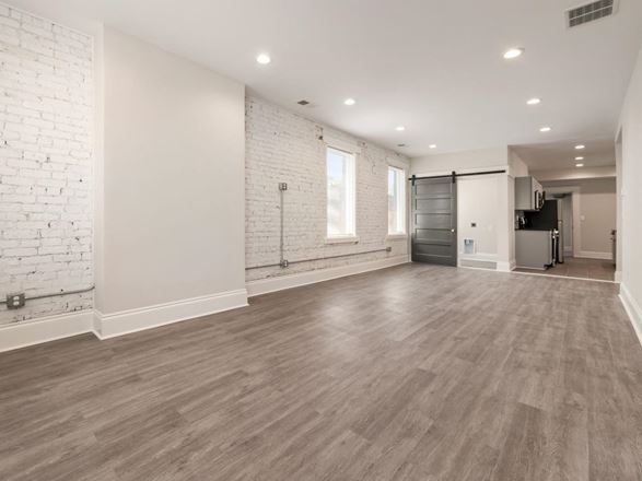 1029-1031 E Livingston Ave