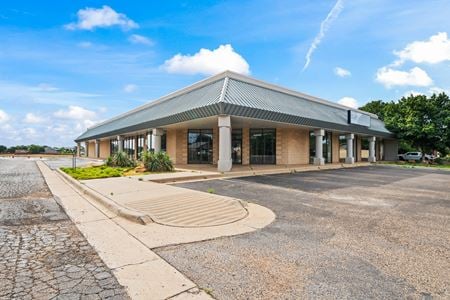 Photo of commercial space at 7705 Quaker Ave in Lubbock