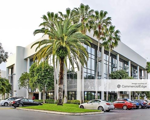 Glades Twin Plaza