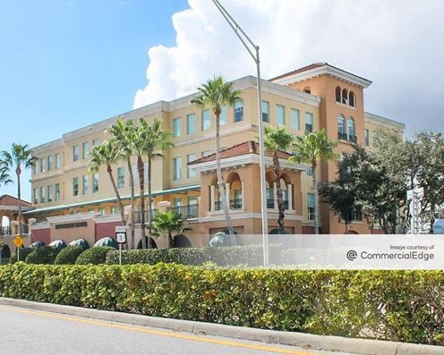Riverwalk Center at Jupiter Yacht Club