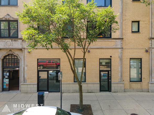 5230 S. Blackstone Ave - | 2,120 SF
