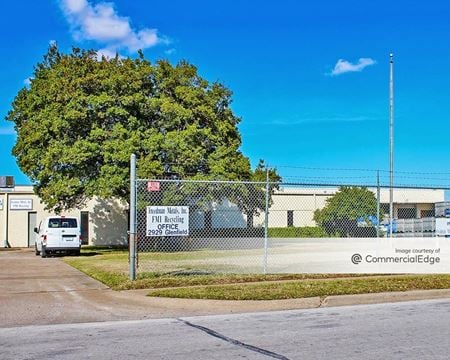 Industrial space for Rent at 2929 Glenfield Avenue in Dallas