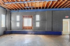 548 Delavan Dr