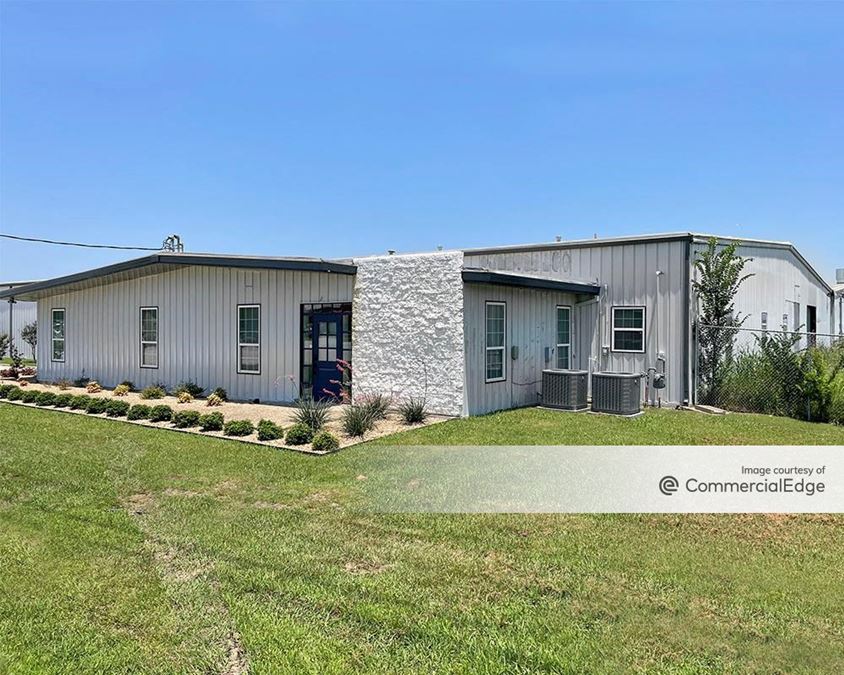 201 Railroad Avenue, Sanger, TX Industrial Building
