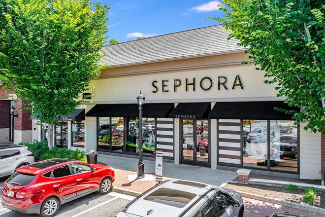 The Shoppes at Webb Gin