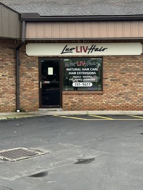 1,000+/- SF Former Salon