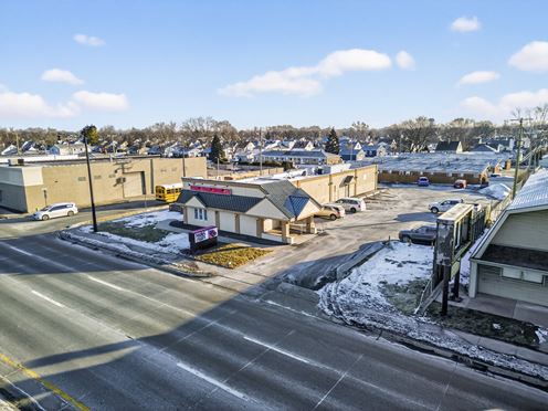 3807 Fort St (M-85), Restaurant with Outdoor Café
