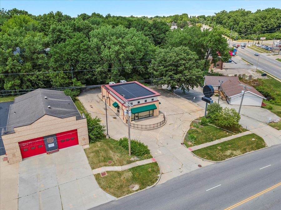Former Starbucks QSR Building For Sale