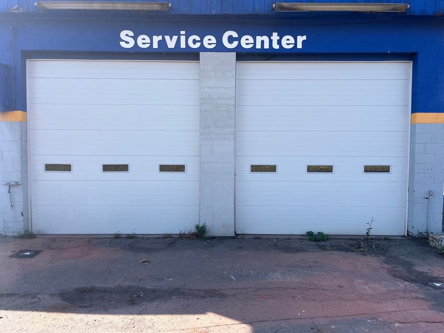 4+ Bay Auto Repair Shop