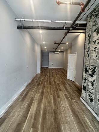 2033 E Lehigh Ave