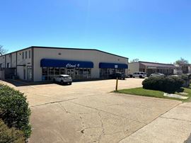 Heath Plaza 2058 - 2060 E Texas St.