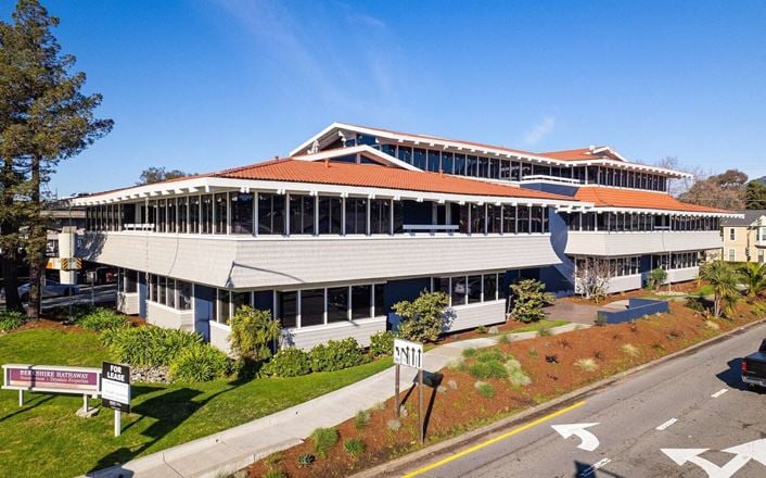851 Irwin St | 29,923 SF | Office Building