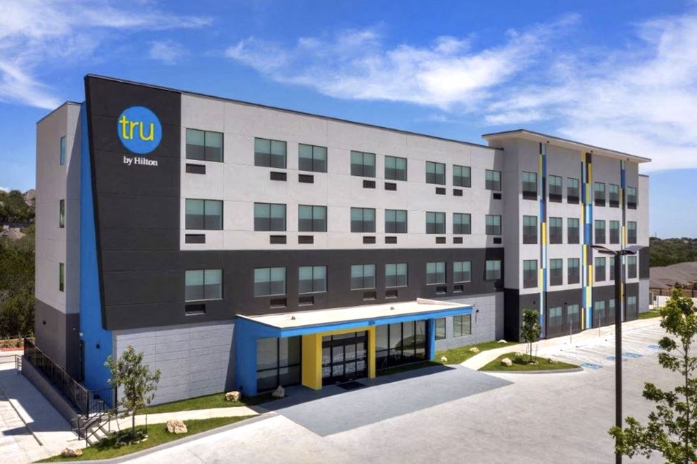 Tru by Hilton San Antonio North