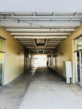 209 W Main St