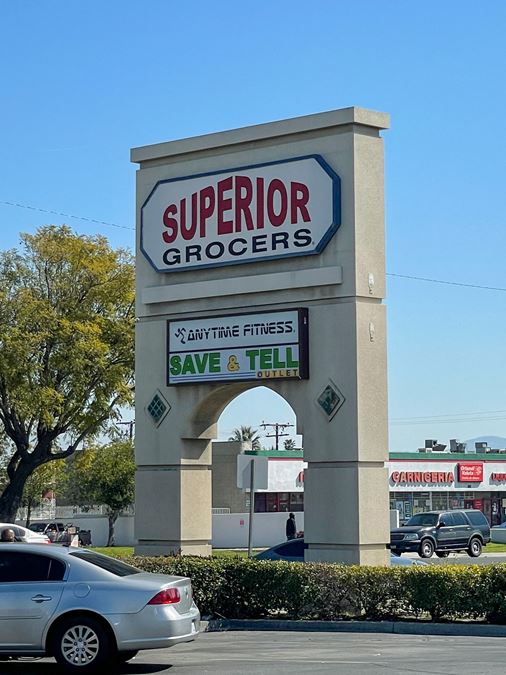 Shop Spaces in Superior Grocers Anchored Center