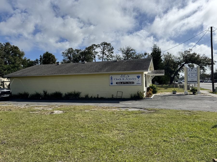 1,500 SF Stand Alone Building in Ormond Beach