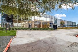 340-350 N Sam Houston Pkwy E