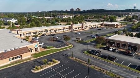 Retail space for Rent at 301 N Shackleford Rd in Little Rock