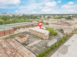 Motivated Seller – ±13,876 SF Office between Downtown and Exxon