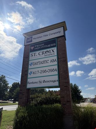 RETAIL/OFFICE UNITS FOR LEASE IN NIXA