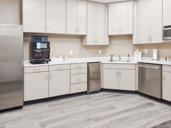 Regus - Overland Park - Metcalf Avenue